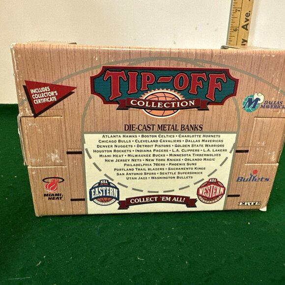 ERTL Chicago Bulls NBA Tip Off Collection Die Cast Model A 1994 1/25 - Picture 4 of 11